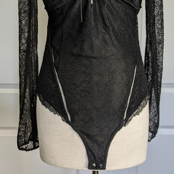 Jonathan Simkhai Intermix Bodysuit Lace Thong Long Sheer Sleeves Black M NWT - Picture 4 of 16